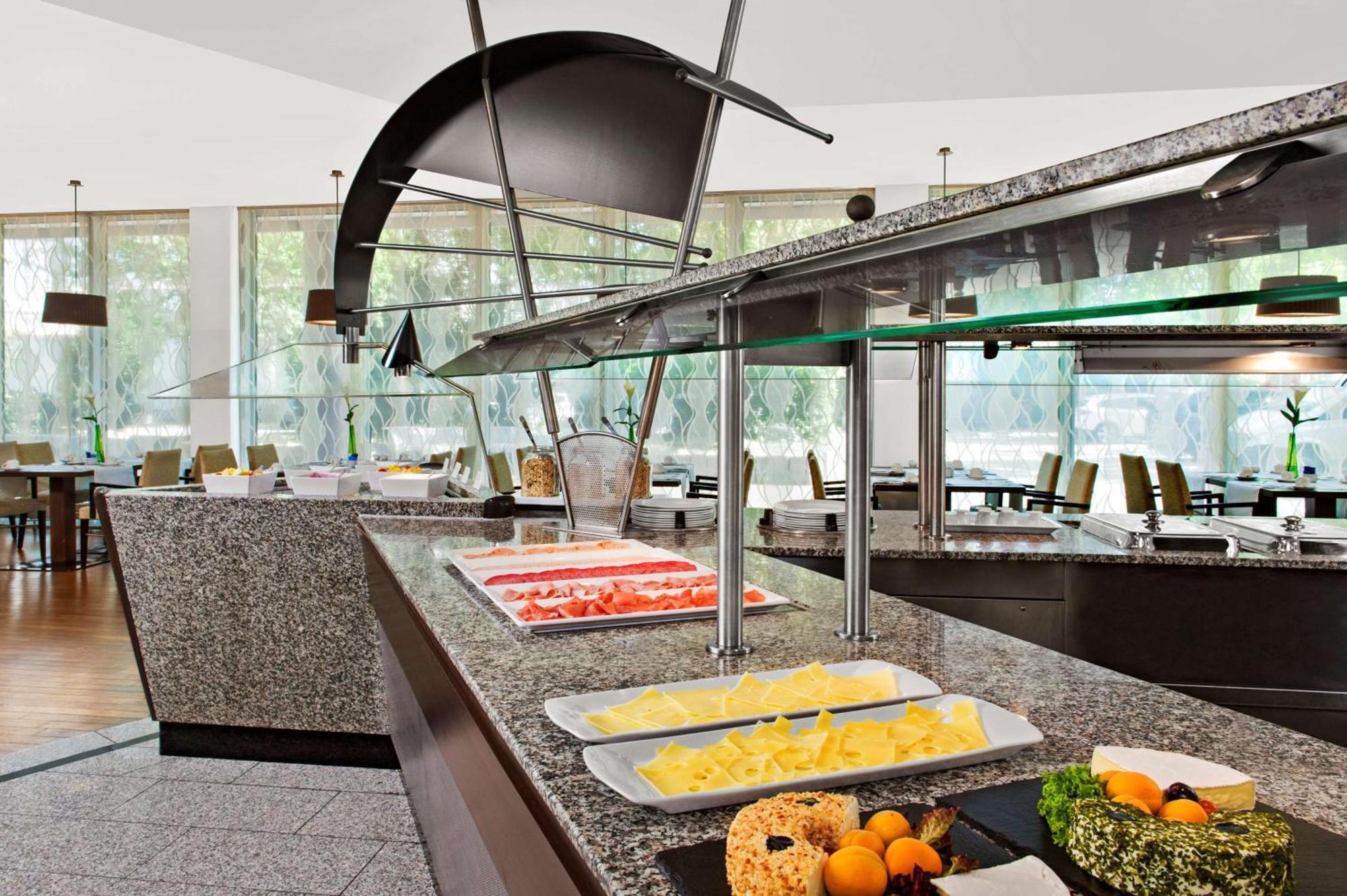 Nh Mannheim Hotel 4*